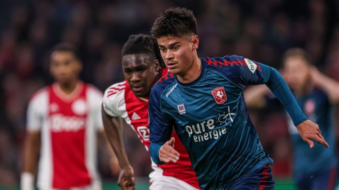 CHUTOGEL - Mees Hilgers: Bintang yang Memikat di Twente vs Lazio